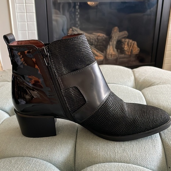 Hispanitas Black Leather Ankle Boots - Picture 9 of 16